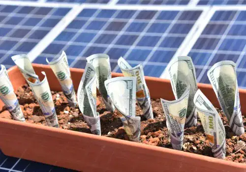earnings from solar energy picture id544345064.jpg